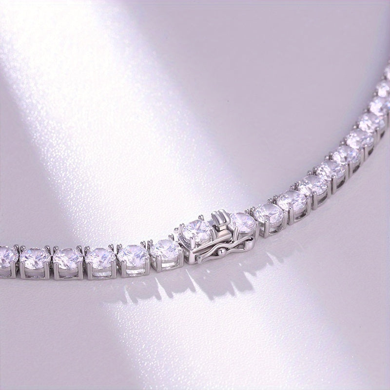 Łańcuszek moissanit o masie 0,3 karata