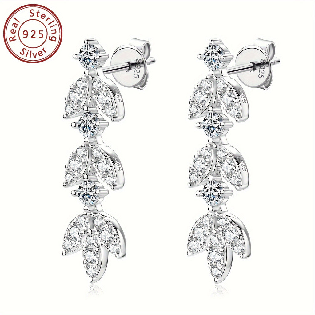 Para kolczyków z moissanitem wykonanych ze srebra 925, motyw liści