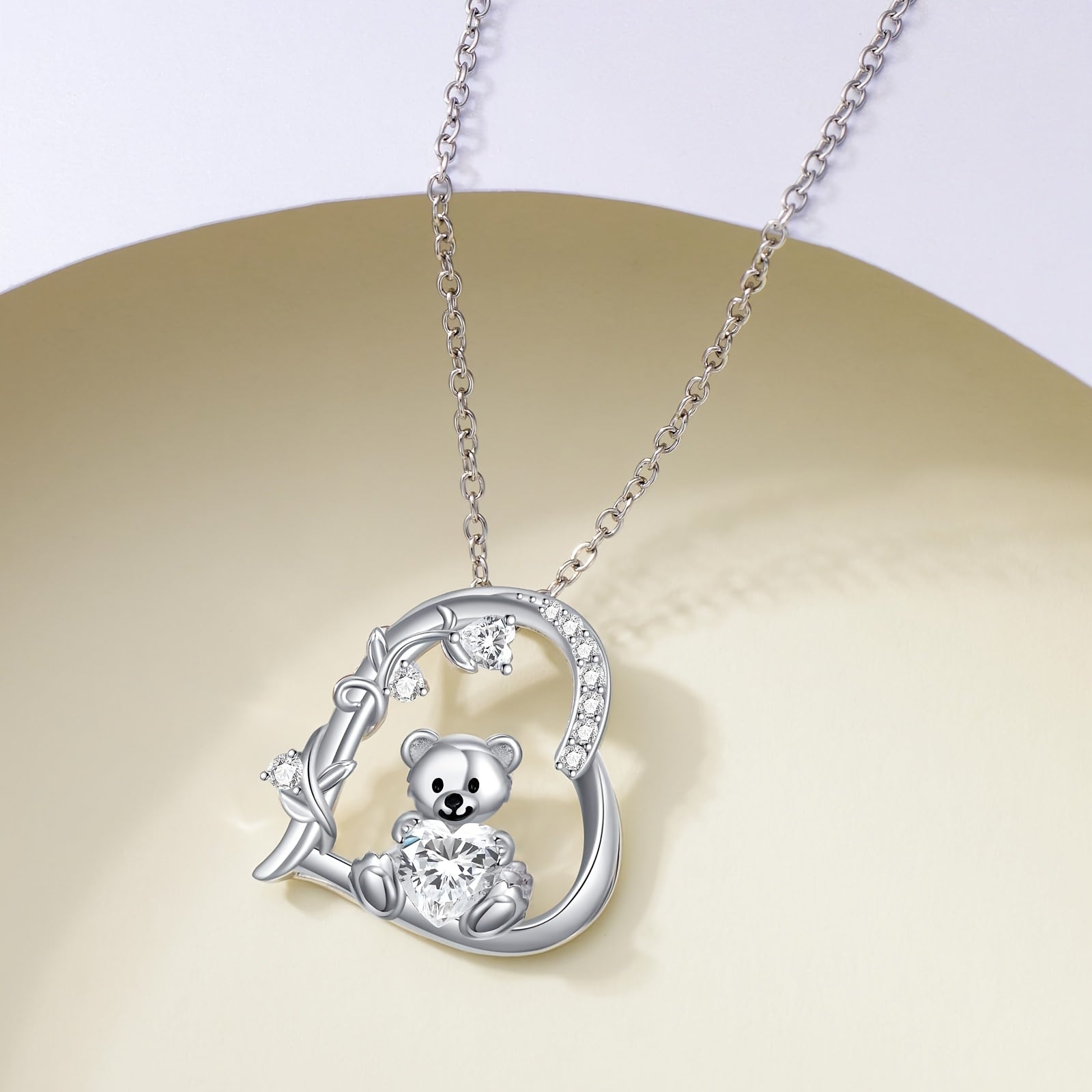 naszyjnik z zawieszką w kształcie misia, wykonany ze srebra 925